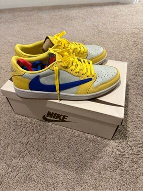 Used Travis Scott x Wmns Air Jordan 1